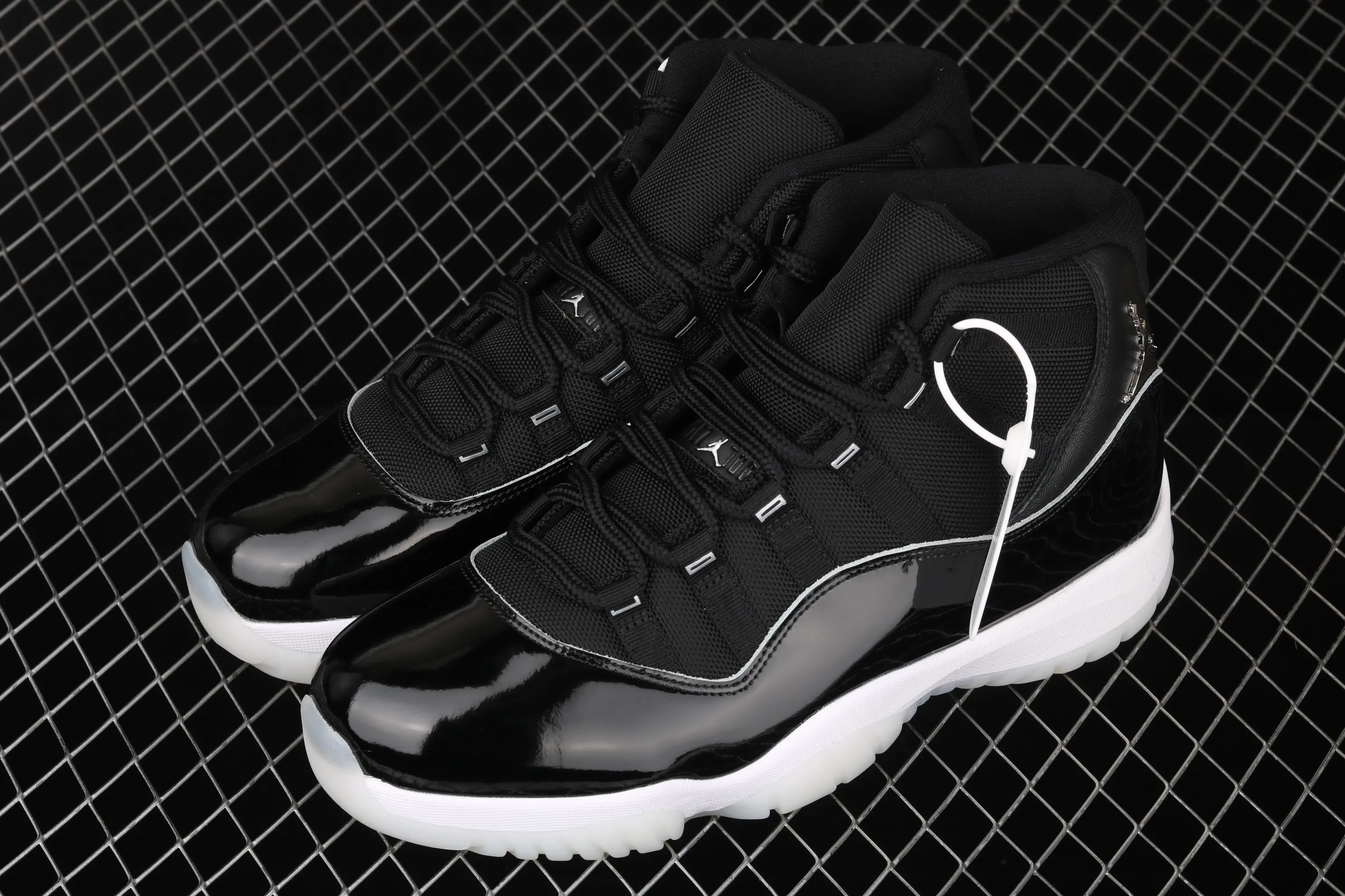 All Categories Air Jordan Jordan Series Basketball Shoes Air Jordan 11 J Edition Air Jordan 11 "25th Anniversary" AJ11 Joe 11 Devil II Genuine Standard Real Carbon CT8012-011
